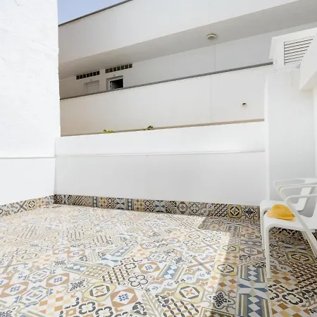 1 Moderno Edificio Emilia *