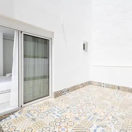 1 Moderno Edificio Emilia *
